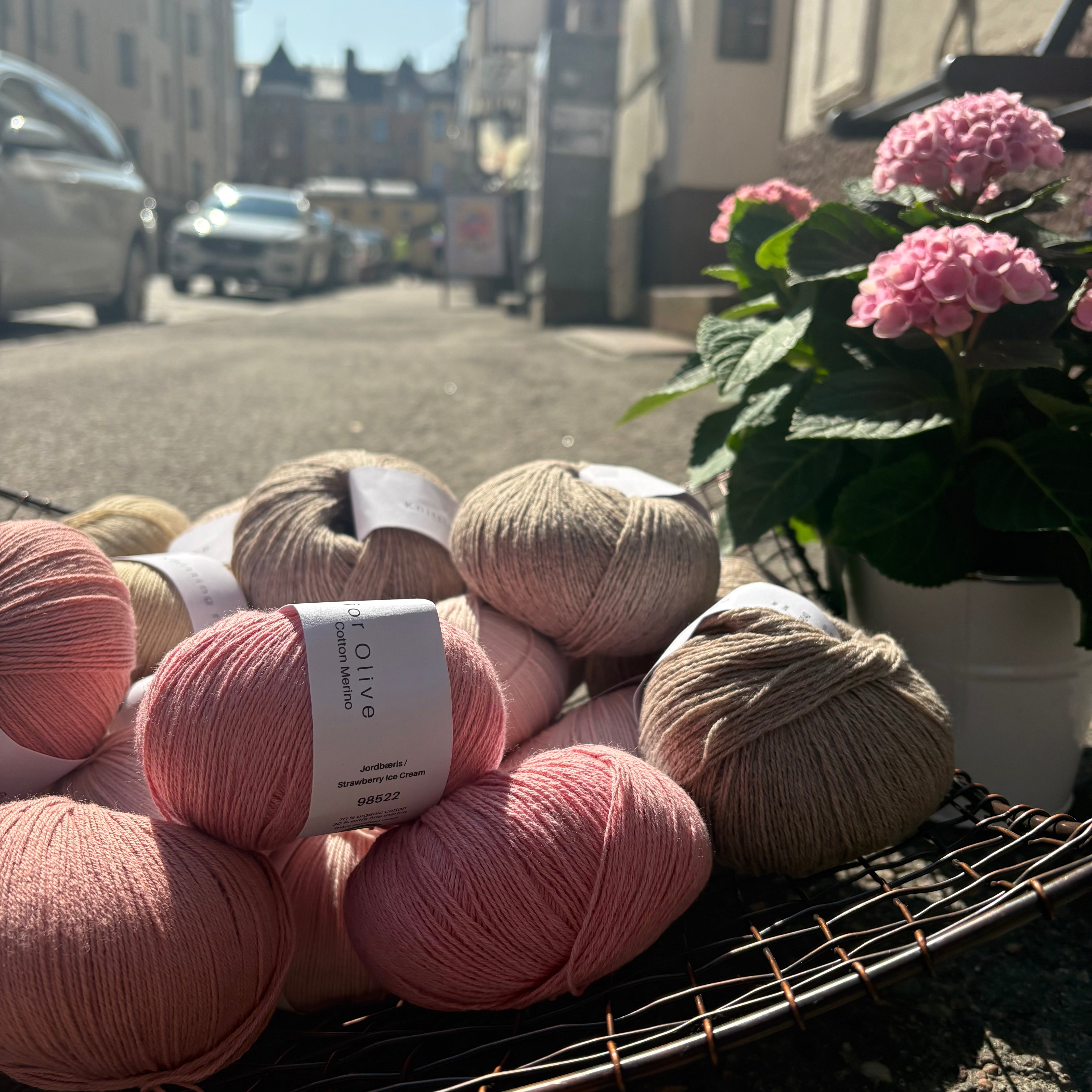Neulelanka
Cotton Merino
Knitting for Olive
puuvillamerinolanka
KFO