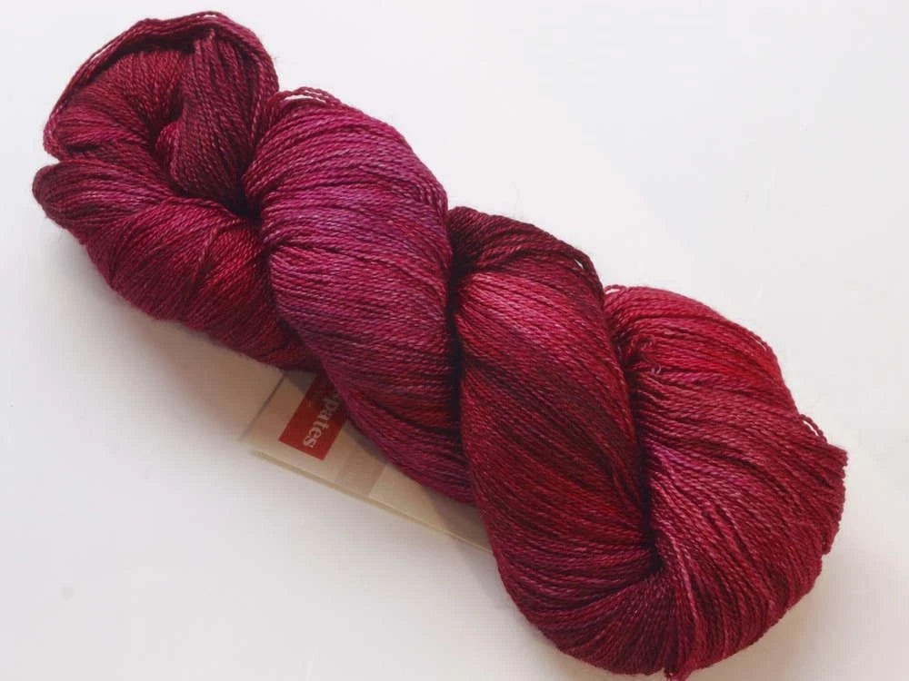 Fyberspates Gleem Lace 718 Plum Imps