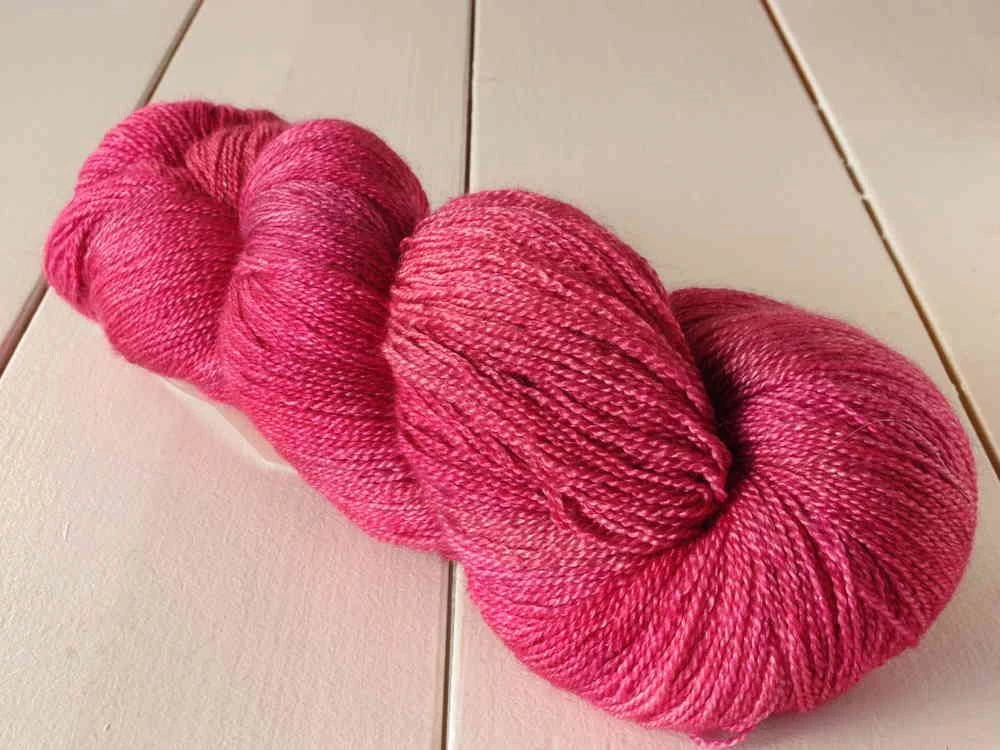 Fyberspates Gleem Lace 711 Mixed Magentas