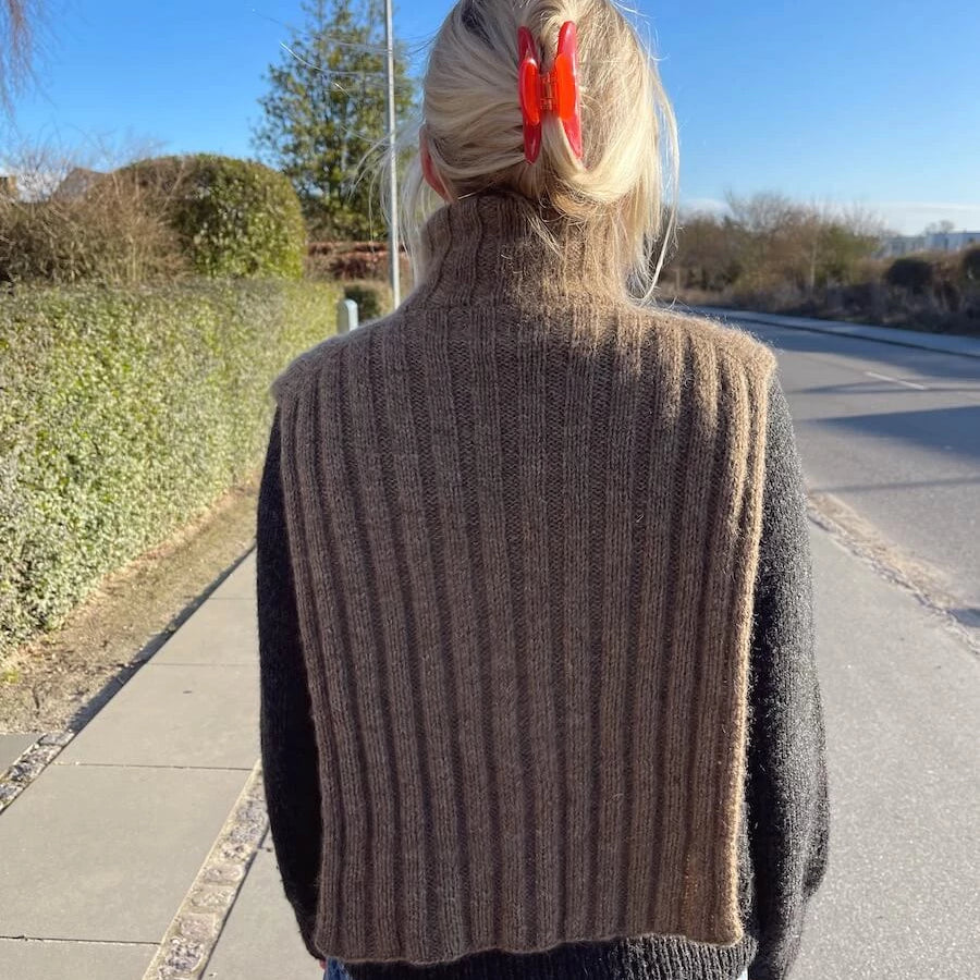 Hazel Neck by PetiteKnit
