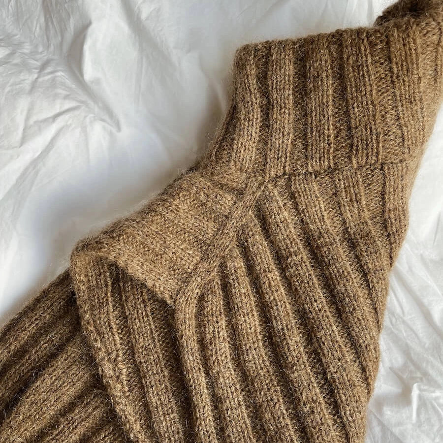 Hazel Neck by PetiteKnit