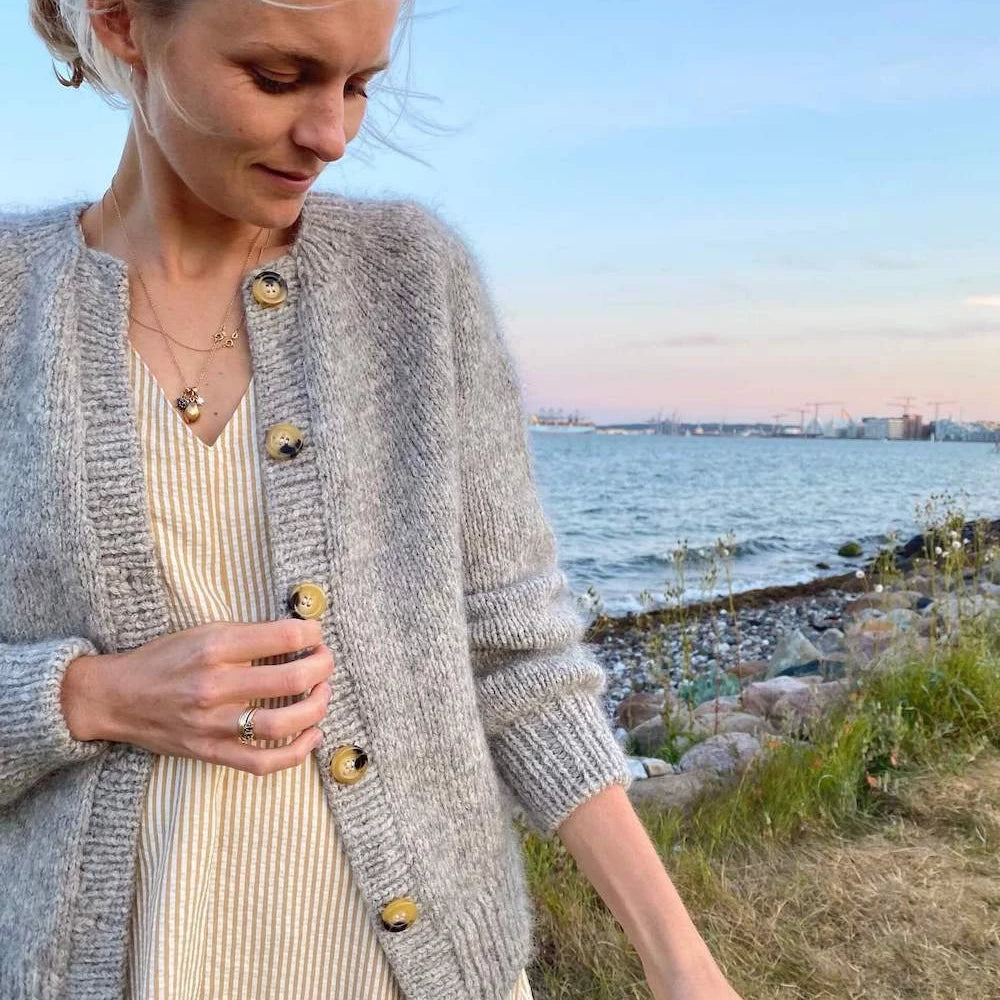 Novice Cardigan - Chunky Edition by PetiteKnit