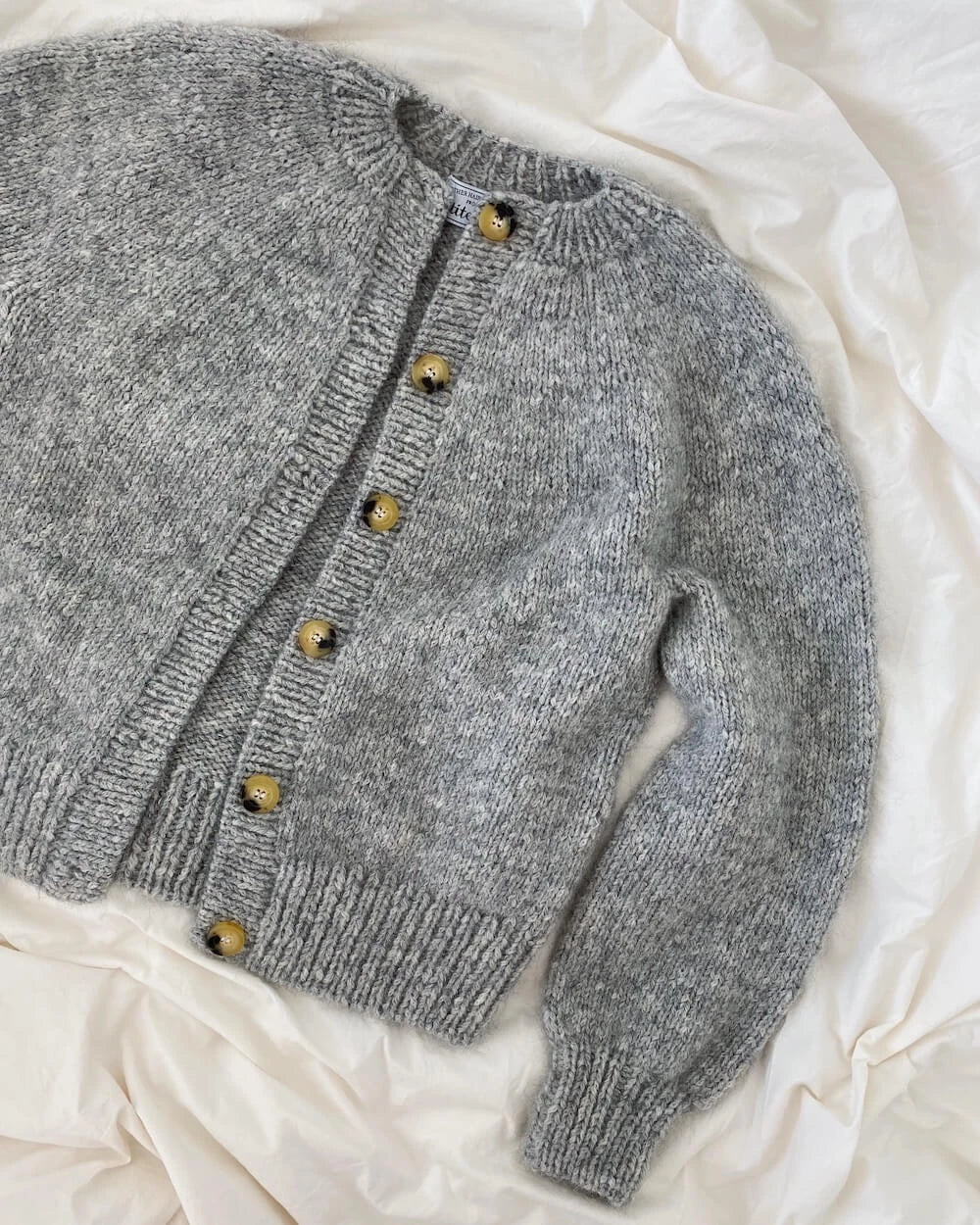 Novice Cardigan - Chunky Edition by PetiteKnit
