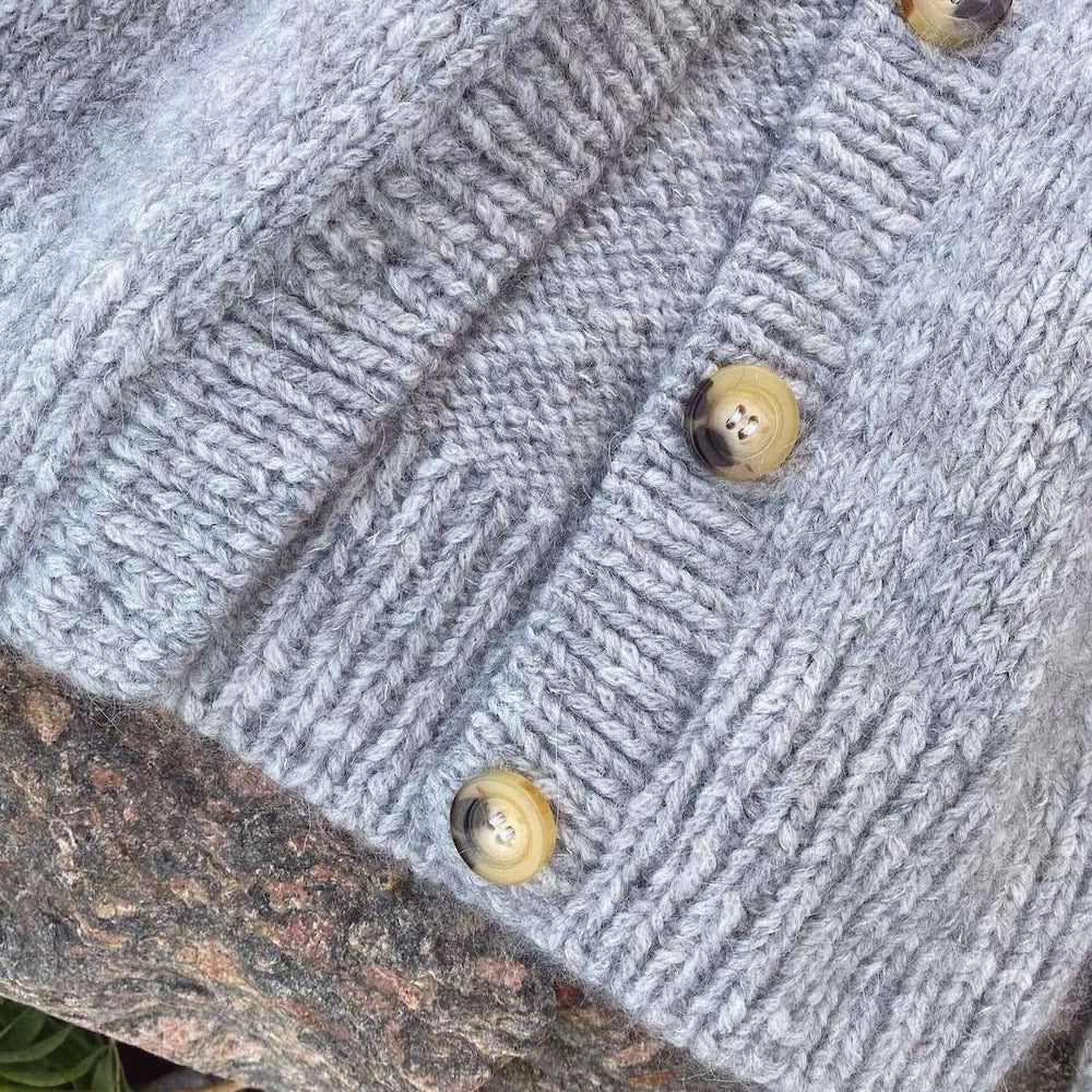 Novice Cardigan - Chunky Edition by PetiteKnit