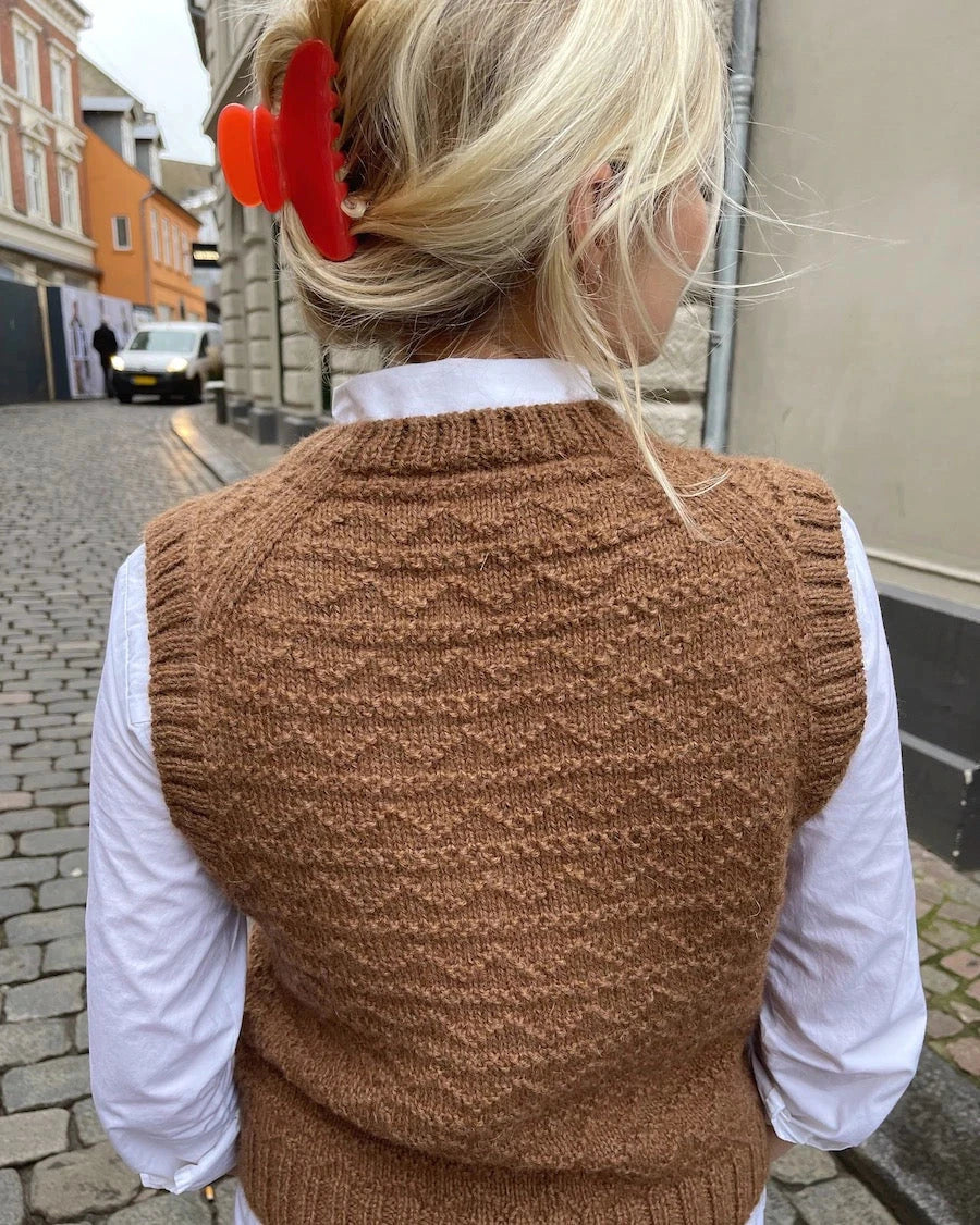 Sille Slipover pattern by PetiteKnit