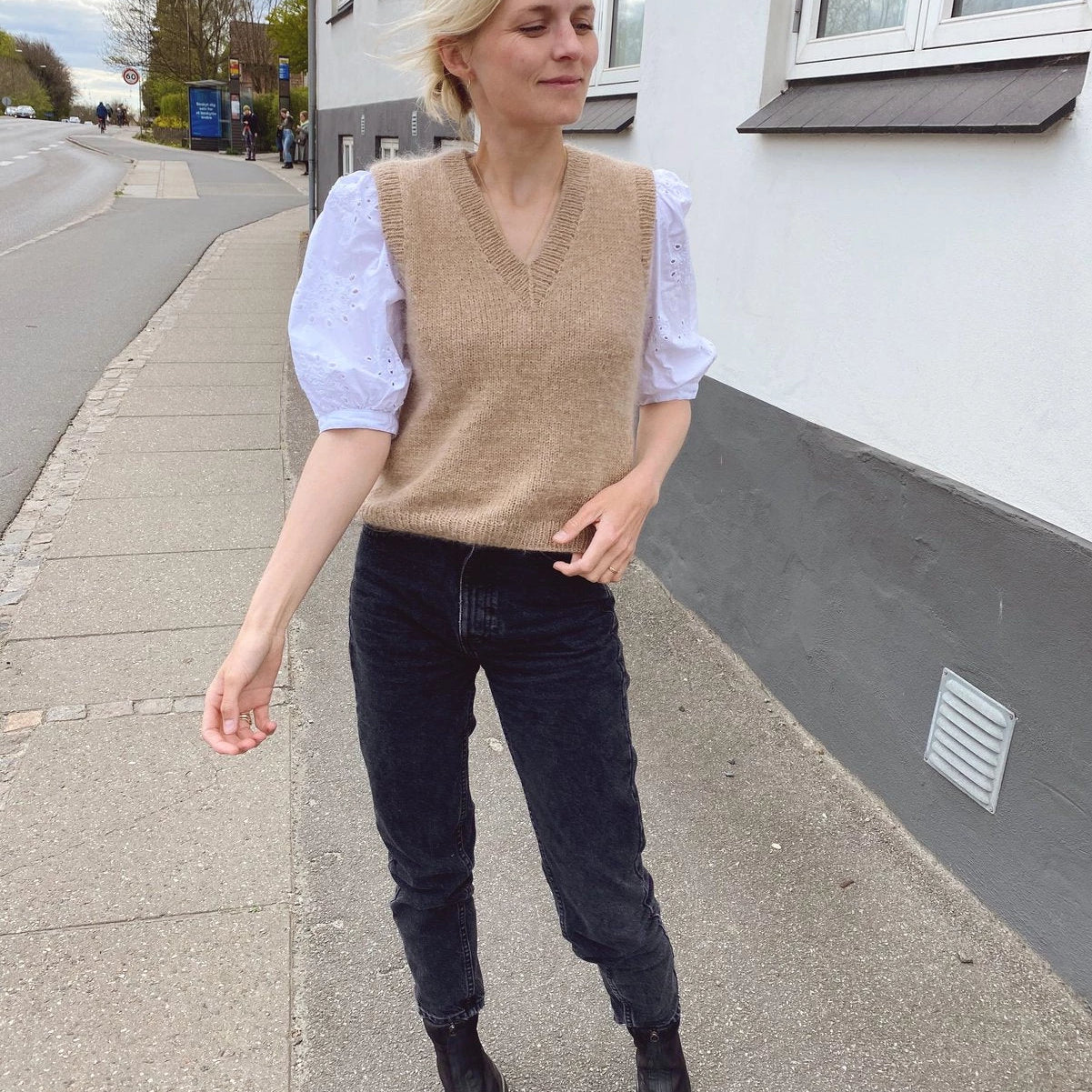 Stockholm Slipover V-neck by PetiteKnit