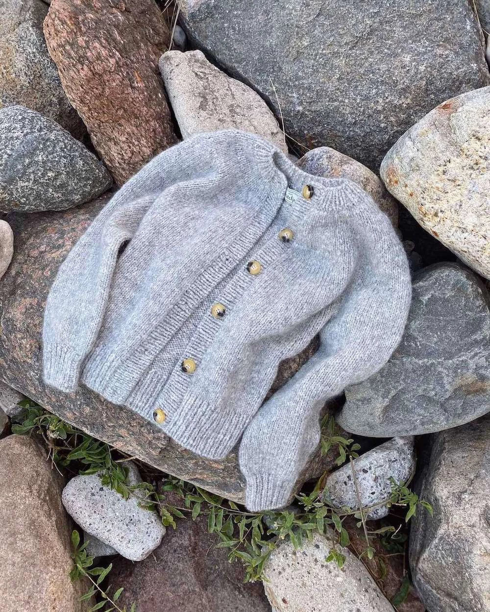 Novice Cardigan - Chunky Edition by PetiteKnit